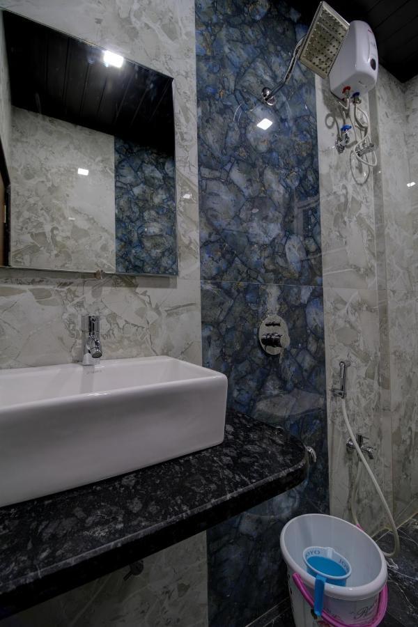 נאווי מומבאי Hotel Mourya Residency מראה חיצוני תמונה